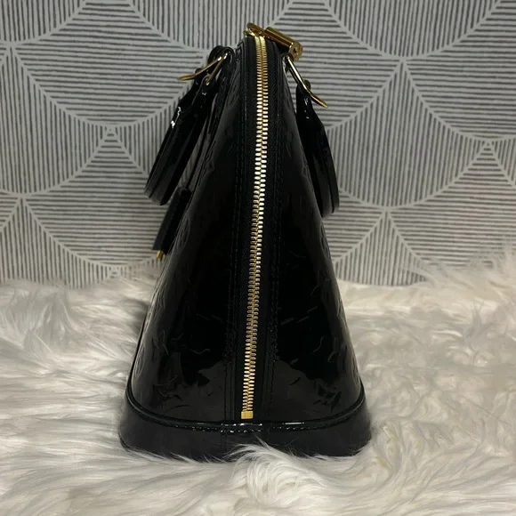 Louis Vuitton Vernis Alma PM in Noir - Picture 7 of 12